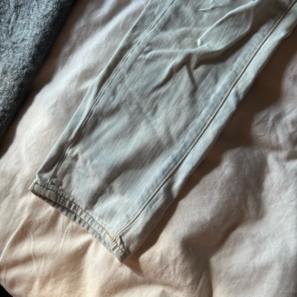Anthropologie - Lightwash Denim Jeans - Low Rise Distressed Cropped Slim Fit - Picture 6 of 15